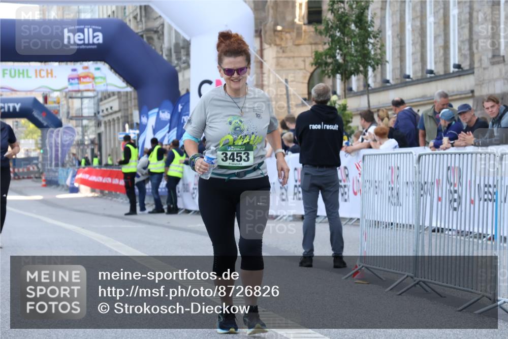 07.09.2025 - BARMER Alsterlauf Strokosch-Dieckow http://msf.ph/oto/8726826 07.09.2025 10:37:34 Ziel 3338, 3339, 3453 meine-sportfotos.de