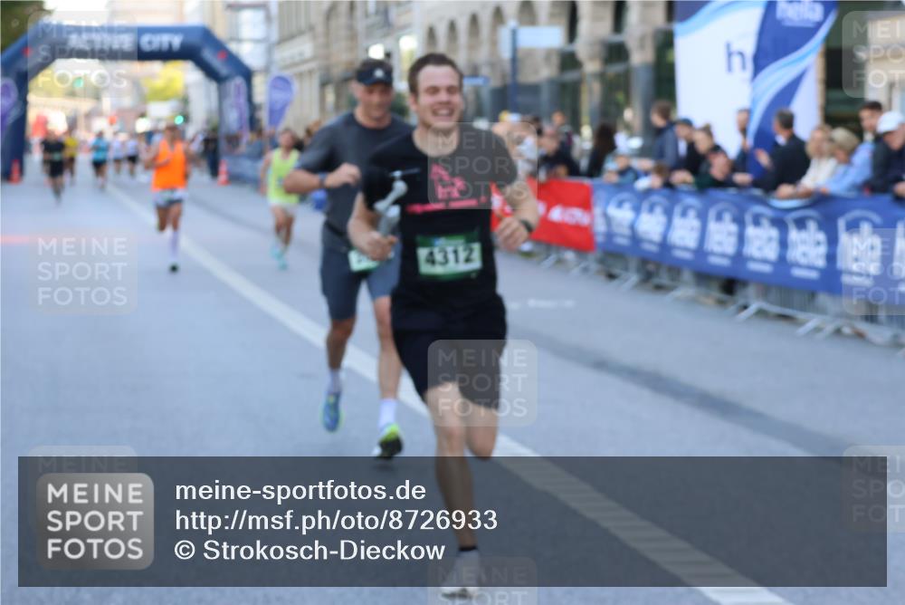 07.09.2025 - BARMER Alsterlauf Strokosch-Dieckow http://msf.ph/oto/8726933 07.09.2025 09:38:21 Ziel 2613, 3717, 4040, 4444, 4763, 5189, 5274, 5393, 5394, 5458, 5546, 5749 meine-sportfotos.de