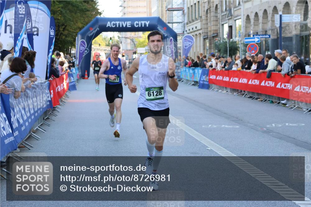 07.09.2025 - BARMER Alsterlauf Strokosch-Dieckow http://msf.ph/oto/8726981 07.09.2025 09:37:20 Ziel 2704, 3118, 4782, 4855, 5976 meine-sportfotos.de