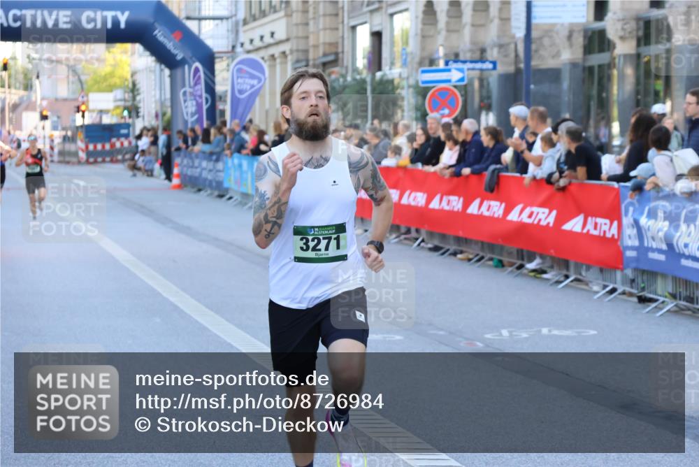 07.09.2025 - BARMER Alsterlauf Strokosch-Dieckow http://msf.ph/oto/8726984 07.09.2025 09:37:13 Ziel 2704, 4782, 4855, 8077, 8221 meine-sportfotos.de