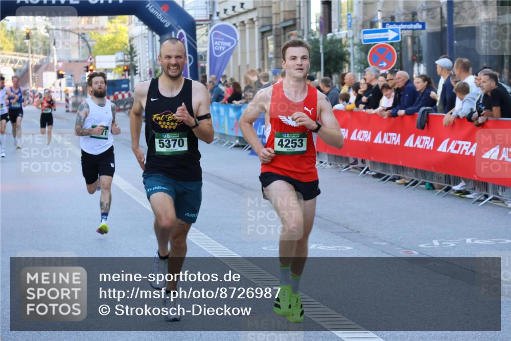 07.09.2025 - BARMER Alsterlauf Strokosch-Dieckow http://msf.ph/oto/8726987 07.09.2025 09:37:10 Ziel 8077, 8221 meine-sportfotos.de