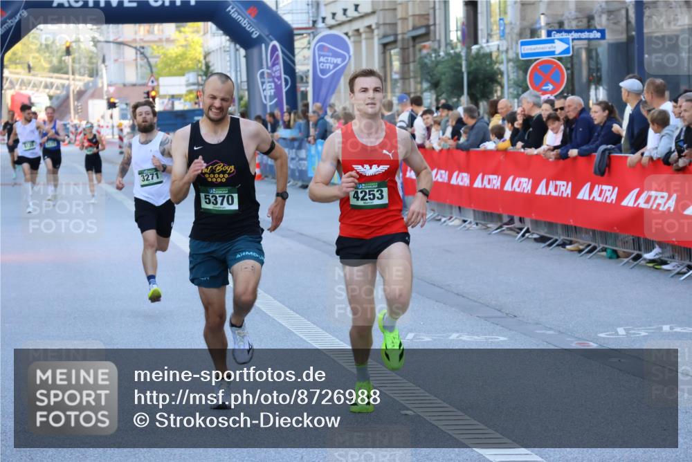 07.09.2025 - BARMER Alsterlauf Strokosch-Dieckow http://msf.ph/oto/8726988 07.09.2025 09:37:10 Ziel 8077, 8221 meine-sportfotos.de