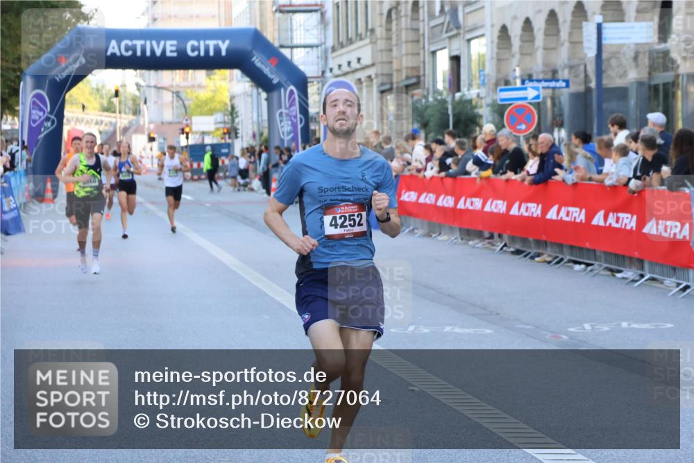 07.09.2025 - BARMER Alsterlauf Strokosch-Dieckow http://msf.ph/oto/8727064 07.09.2025 09:35:47 Ziel 27, 2012, 3417, 3422, 4041, 4614, 4647, 4685, 5354, 5532, 5754 meine-sportfotos.de