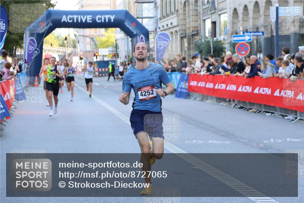 07.09.2025 - BARMER Alsterlauf Strokosch-Dieckow http://msf.ph/oto/8727065 07.09.2025 09:35:47 Ziel 27, 2012, 3417, 3422, 4041, 4614, 4647, 4685, 5354, 5532, 5754 meine-sportfotos.de