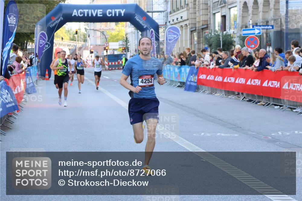 07.09.2025 - BARMER Alsterlauf Strokosch-Dieckow http://msf.ph/oto/8727066 07.09.2025 09:35:47 Ziel 27, 2012, 3417, 3422, 4041, 4614, 4647, 4685, 5354, 5532, 5754 meine-sportfotos.de