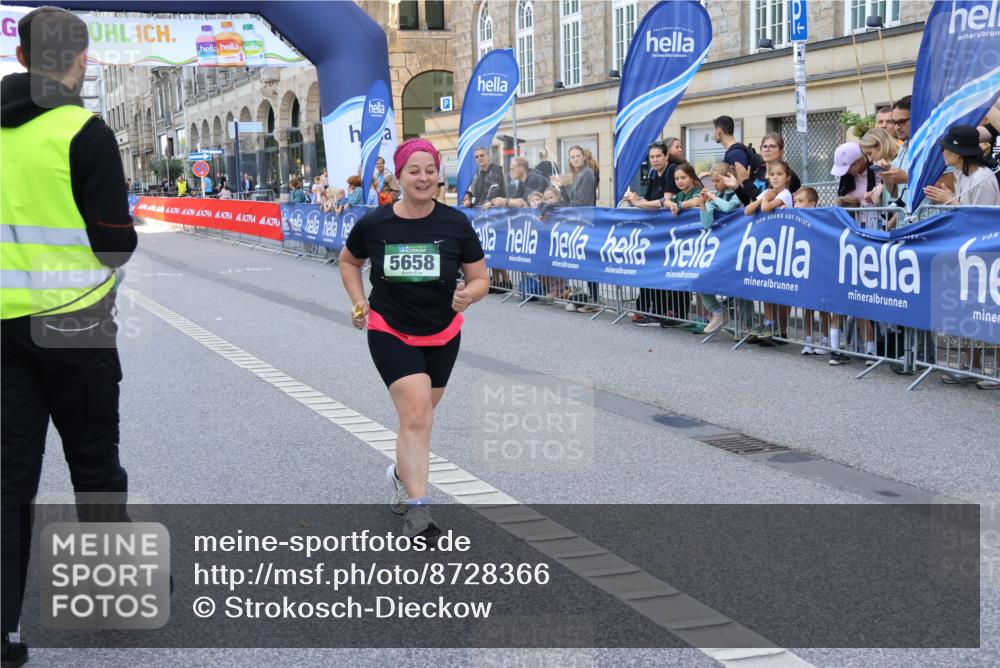 07.09.2025 - BARMER Alsterlauf Strokosch-Dieckow http://msf.ph/oto/8728366 07.09.2025 10:38:45 Ziel 4589 meine-sportfotos.de