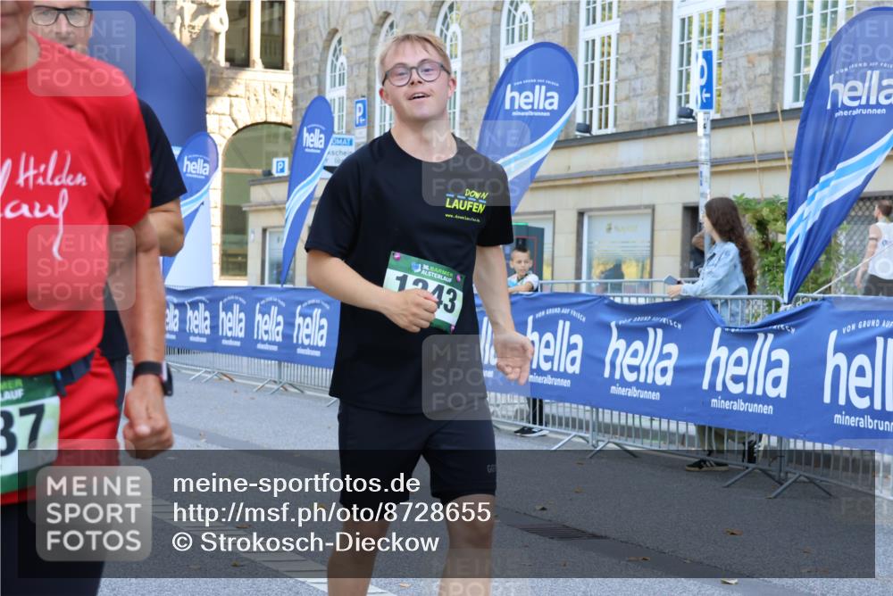 07.09.2025 - BARMER Alsterlauf Strokosch-Dieckow http://msf.ph/oto/8728655 07.09.2025 11:58:35 Ziel  meine-sportfotos.de