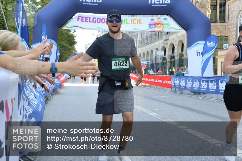 07.09.2025 - BARMER Alsterlauf Strokosch-Dieckow http://msf.ph/oto/8728780 07.09.2025 10:32:05 Ziel 3307, 4222 meine-sportfotos.de