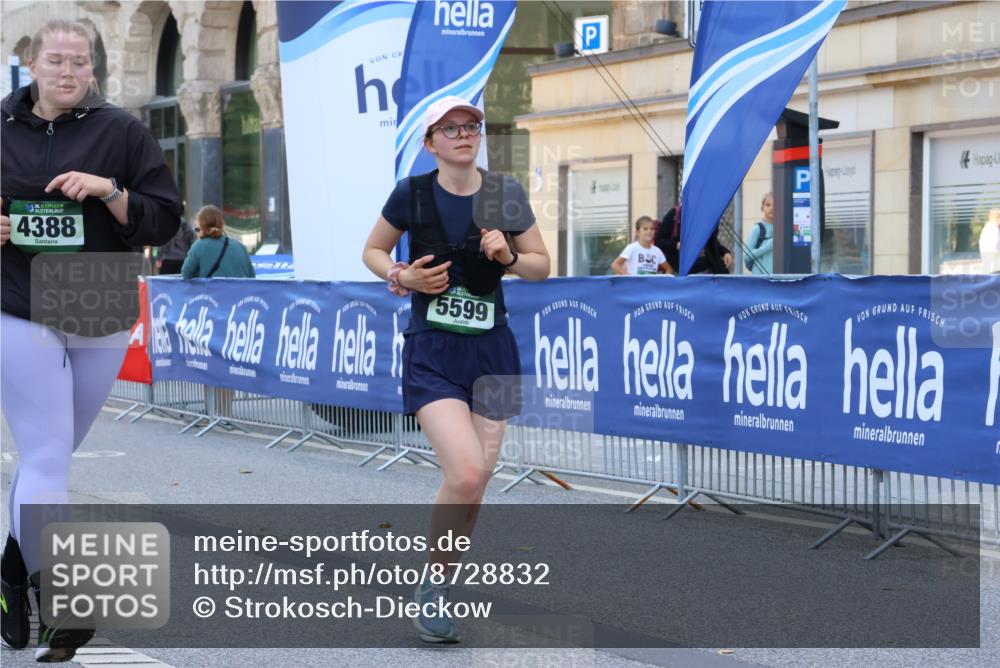 07.09.2025 - BARMER Alsterlauf Strokosch-Dieckow http://msf.ph/oto/8728832 07.09.2025 10:31:38 Ziel 1145, 2420, 2427, 2635, 2807, 3686 meine-sportfotos.de