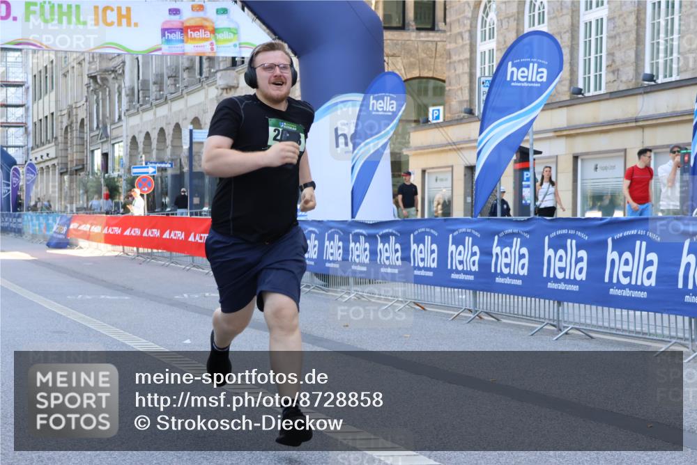 07.09.2025 - BARMER Alsterlauf Strokosch-Dieckow http://msf.ph/oto/8728858 07.09.2025 10:31:24 Ziel 2807, 4921, 4922 meine-sportfotos.de