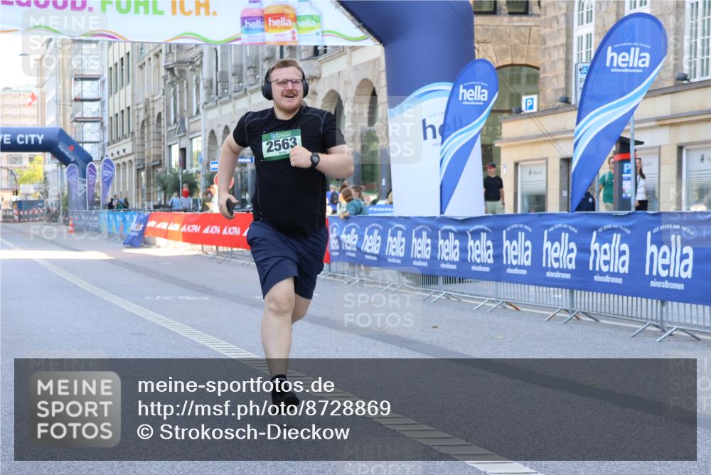07.09.2025 - BARMER Alsterlauf Strokosch-Dieckow http://msf.ph/oto/8728869 07.09.2025 10:31:24 Ziel 2807, 4921, 4922 meine-sportfotos.de