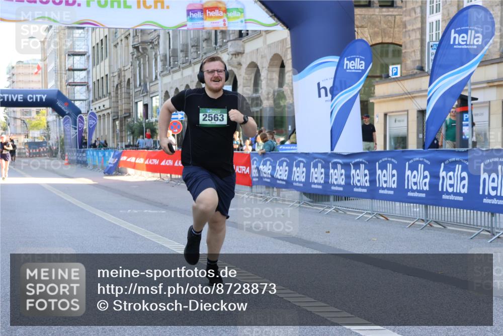 07.09.2025 - BARMER Alsterlauf Strokosch-Dieckow http://msf.ph/oto/8728873 07.09.2025 10:31:23 Ziel 2807, 4921, 4922 meine-sportfotos.de