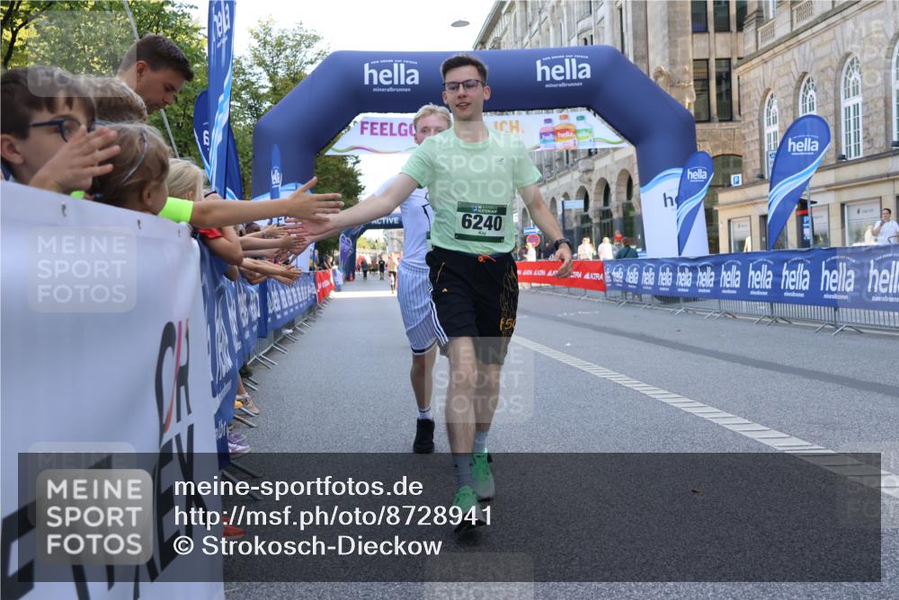 07.09.2025 - BARMER Alsterlauf Strokosch-Dieckow http://msf.ph/oto/8728941 07.09.2025 10:31:02 Ziel 2001, 2563, 4388, 5537, 5599 meine-sportfotos.de