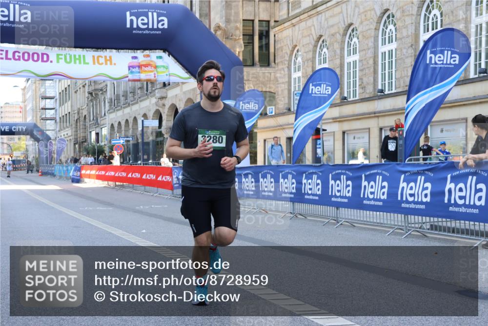 07.09.2025 - BARMER Alsterlauf Strokosch-Dieckow http://msf.ph/oto/8728959 07.09.2025 10:30:35 Ziel 3324, 3451, 6239 meine-sportfotos.de