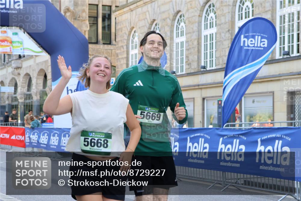 07.09.2025 - BARMER Alsterlauf Strokosch-Dieckow http://msf.ph/oto/8729227 07.09.2025 10:28:25 Ziel 2485, 3542, 3553, 4688, 4689, 4804, 5985 meine-sportfotos.de