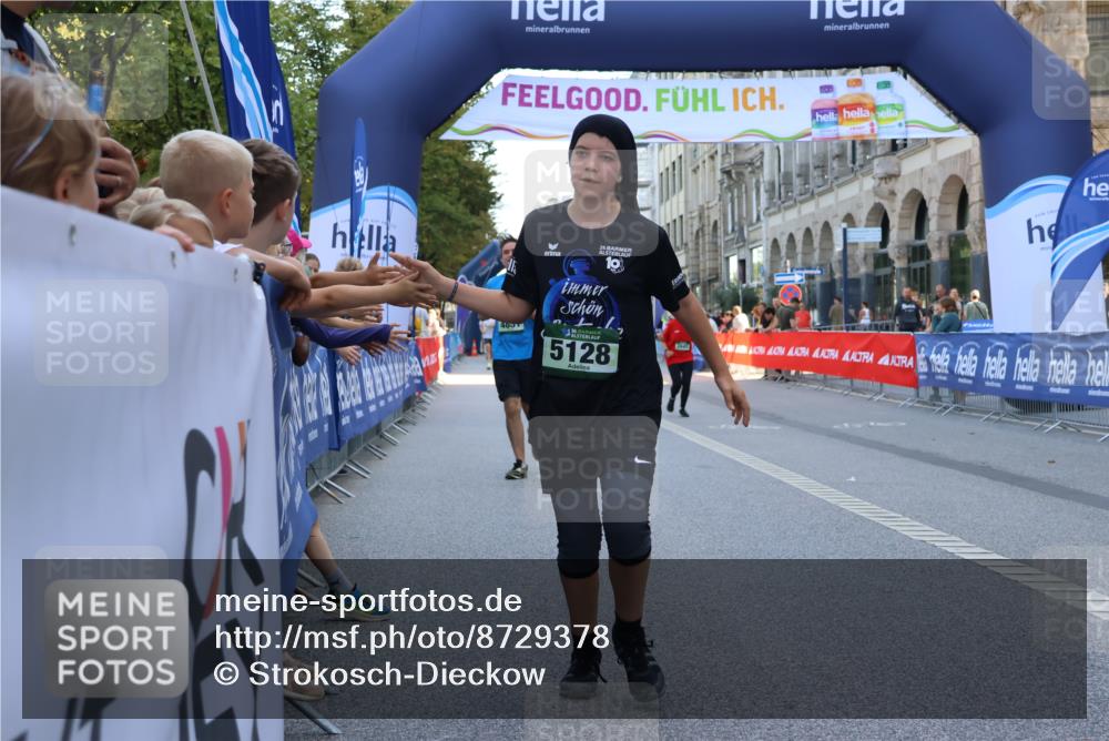 07.09.2025 - BARMER Alsterlauf Strokosch-Dieckow http://msf.ph/oto/8729378 07.09.2025 10:27:45 Ziel 2069, 2070, 2771, 3508, 5097, 5098, 5668, 5669, 6224 meine-sportfotos.de
