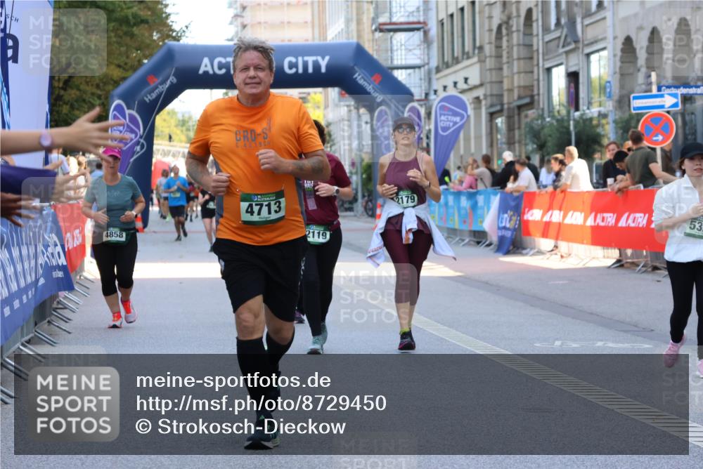 07.09.2025 - BARMER Alsterlauf Strokosch-Dieckow http://msf.ph/oto/8729450 07.09.2025 10:27:19 Ziel 2135, 2136, 2239, 2441, 2990, 3003, 3746, 4994, 5128 meine-sportfotos.de