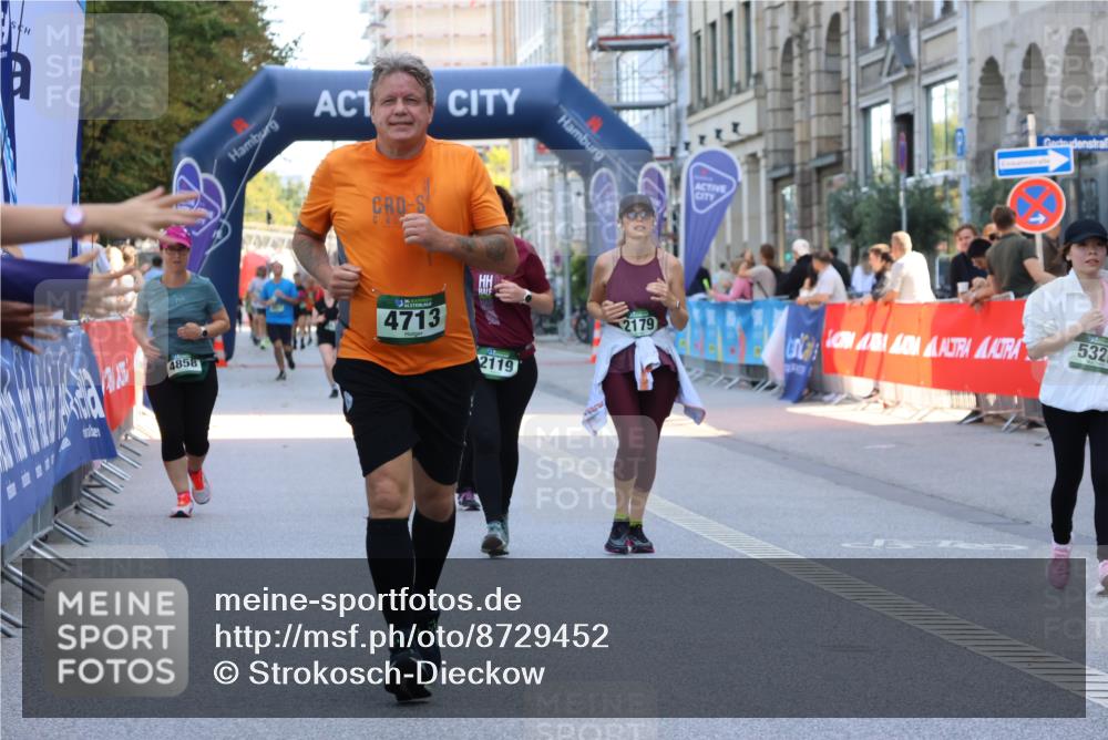 07.09.2025 - BARMER Alsterlauf Strokosch-Dieckow http://msf.ph/oto/8729452 07.09.2025 10:27:19 Ziel 2135, 2136, 2239, 2441, 2990, 3003, 3746, 4994, 5128 meine-sportfotos.de