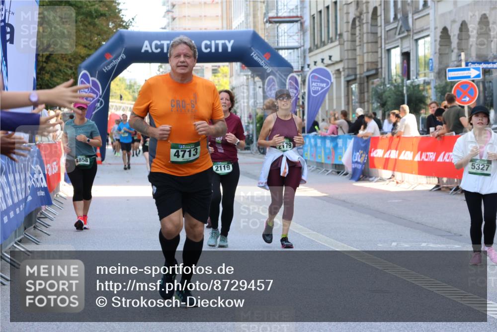 07.09.2025 - BARMER Alsterlauf Strokosch-Dieckow http://msf.ph/oto/8729457 07.09.2025 10:27:19 Ziel 2135, 2136, 2239, 2441, 2990, 3003, 3746, 4994, 5128 meine-sportfotos.de