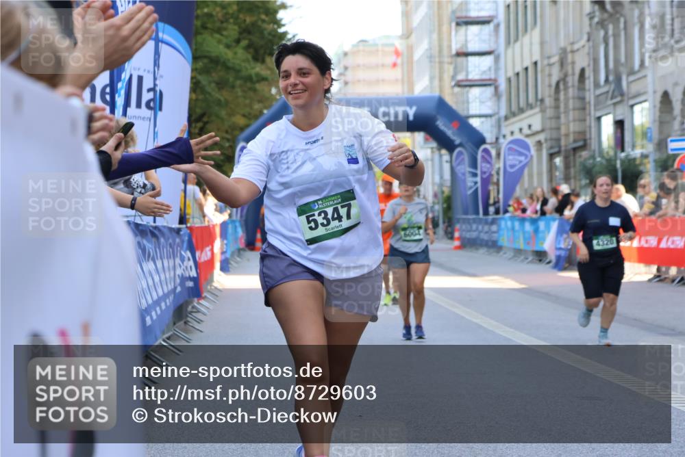 07.09.2025 - BARMER Alsterlauf Strokosch-Dieckow http://msf.ph/oto/8729603 07.09.2025 10:26:53 Ziel 2008, 2439, 4858, 6171 meine-sportfotos.de