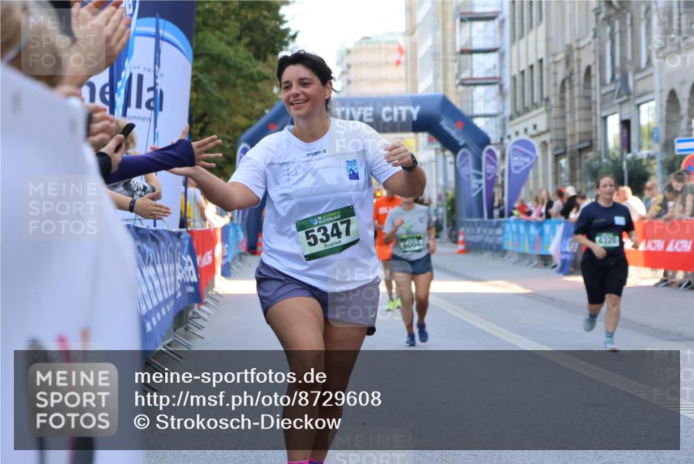 07.09.2025 - BARMER Alsterlauf Strokosch-Dieckow http://msf.ph/oto/8729608 07.09.2025 10:26:53 Ziel 2008, 2439, 4858, 6171 meine-sportfotos.de