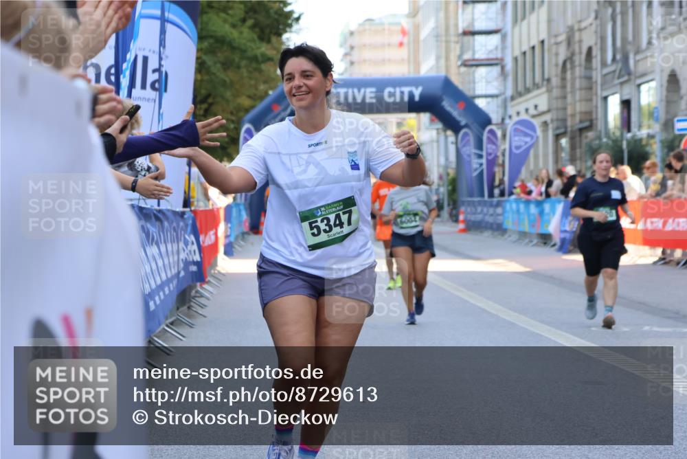 07.09.2025 - BARMER Alsterlauf Strokosch-Dieckow http://msf.ph/oto/8729613 07.09.2025 10:26:53 Ziel 2008, 2439, 4858, 6171 meine-sportfotos.de