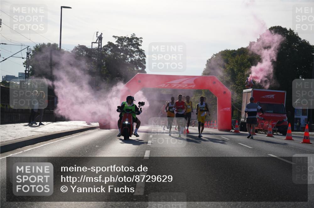 07.09.2025 - BARMER Alsterlauf Yannick Fuchs http://msf.ph/oto/8729629 07.09.2025 08:56:36 Laufen  meine-sportfotos.de