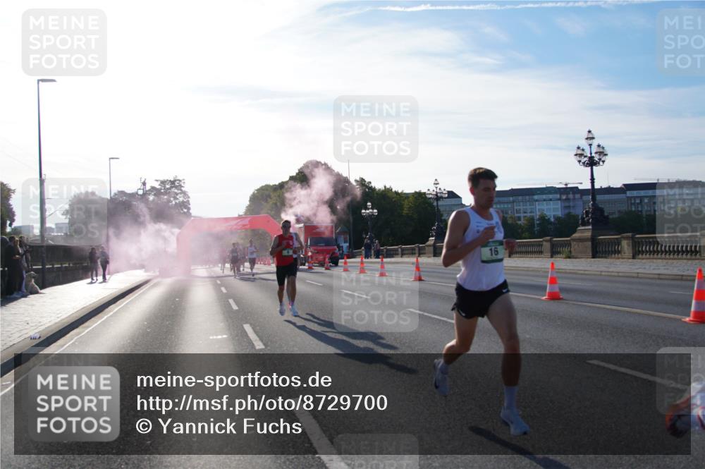 07.09.2025 - BARMER Alsterlauf Yannick Fuchs http://msf.ph/oto/8729700 07.09.2025 08:56:41 Laufen 16 meine-sportfotos.de