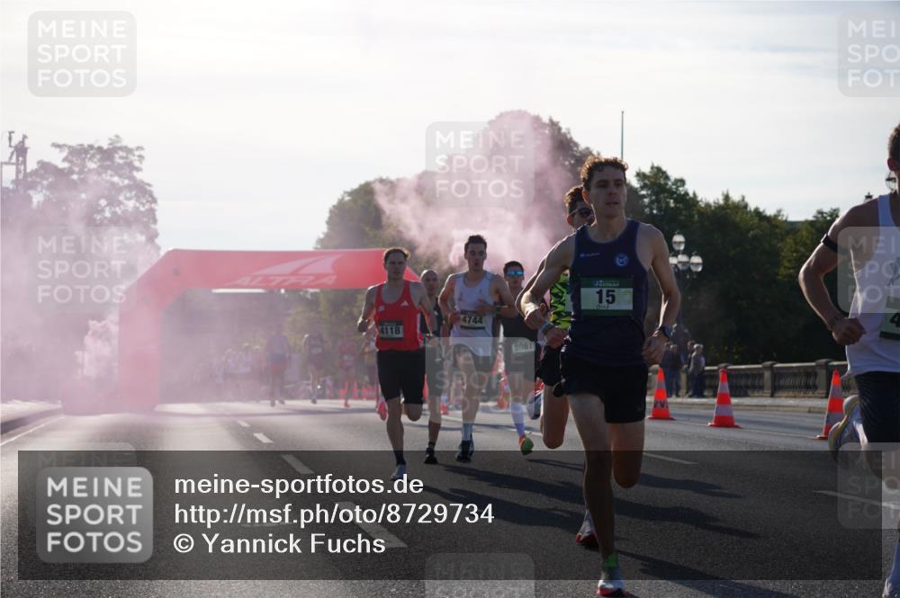 07.09.2025 - BARMER Alsterlauf Yannick Fuchs http://msf.ph/oto/8729734 07.09.2025 08:56:45 Laufen 4118, 4744, 8081, 15 meine-sportfotos.de