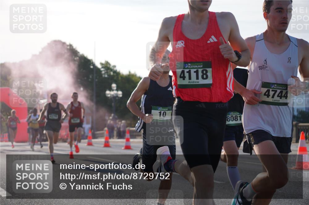 07.09.2025 - BARMER Alsterlauf Yannick Fuchs http://msf.ph/oto/8729752 07.09.2025 08:56:47 Laufen 10, 36, 4118, 8081, 36, 4744 meine-sportfotos.de