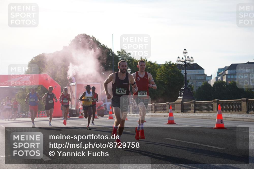 07.09.2025 - BARMER Alsterlauf Yannick Fuchs http://msf.ph/oto/8729758 07.09.2025 08:56:48 Laufen 5783, 17, 22, 4370, 3947 meine-sportfotos.de