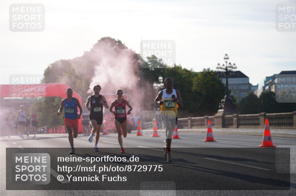 07.09.2025 - BARMER Alsterlauf Yannick Fuchs http://msf.ph/oto/8729775 07.09.2025 08:56:50 Laufen 21, 5783, 17 meine-sportfotos.de
