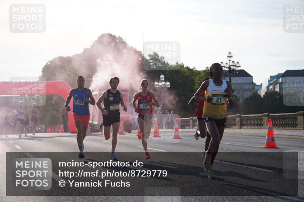 07.09.2025 - BARMER Alsterlauf Yannick Fuchs http://msf.ph/oto/8729779 07.09.2025 08:56:50 Laufen 21, 5783, 22, 17 meine-sportfotos.de