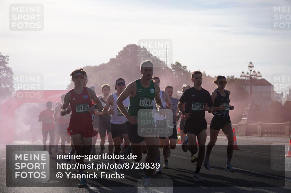 07.09.2025 - BARMER Alsterlauf Yannick Fuchs http://msf.ph/oto/8729839 07.09.2025 08:57:01 Laufen 15641, 392, 8199, 5747, 288, 4138, 66 meine-sportfotos.de