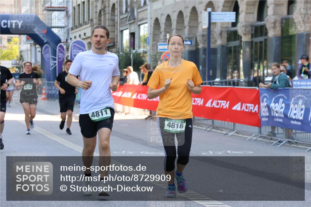 07.09.2025 - BARMER Alsterlauf Strokosch-Dieckow http://msf.ph/oto/8729909 07.09.2025 10:26:30 Ziel 3968, 4143, 4144, 4320, 6004, 8300, 8341 meine-sportfotos.de