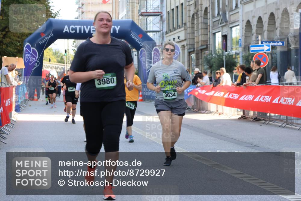 07.09.2025 - BARMER Alsterlauf Strokosch-Dieckow http://msf.ph/oto/8729927 07.09.2025 10:26:24 Ziel 3968, 4008, 4143, 4144, 4320, 5065, 6004, 8300 meine-sportfotos.de