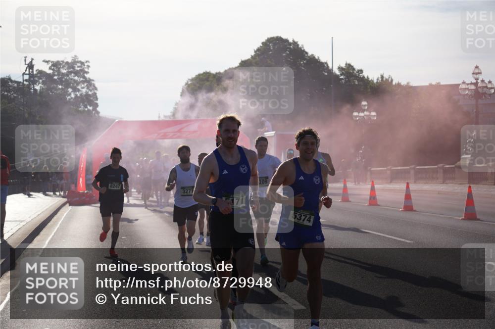 07.09.2025 - BARMER Alsterlauf Yannick Fuchs http://msf.ph/oto/8729948 07.09.2025 08:57:21 Laufen 8247, 3271, 171, 209, 5374 meine-sportfotos.de