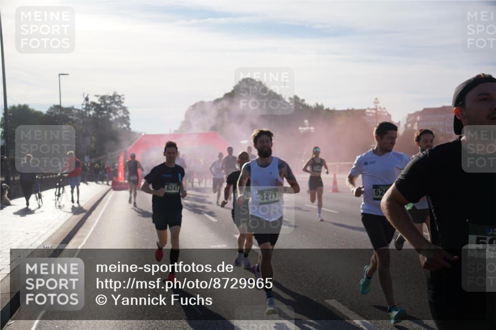 07.09.2025 - BARMER Alsterlauf Yannick Fuchs http://msf.ph/oto/8729965 07.09.2025 08:57:23 Laufen 8247, 3271, 52, 59 meine-sportfotos.de