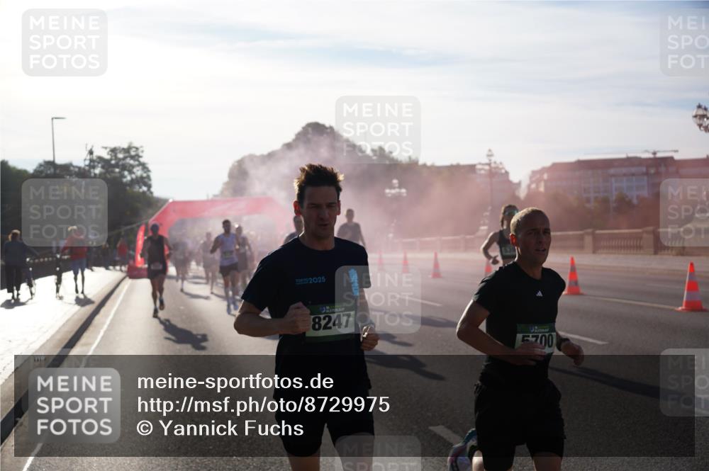 07.09.2025 - BARMER Alsterlauf Yannick Fuchs http://msf.ph/oto/8729975 07.09.2025 08:57:24 Laufen 2025, 8247, 700 meine-sportfotos.de