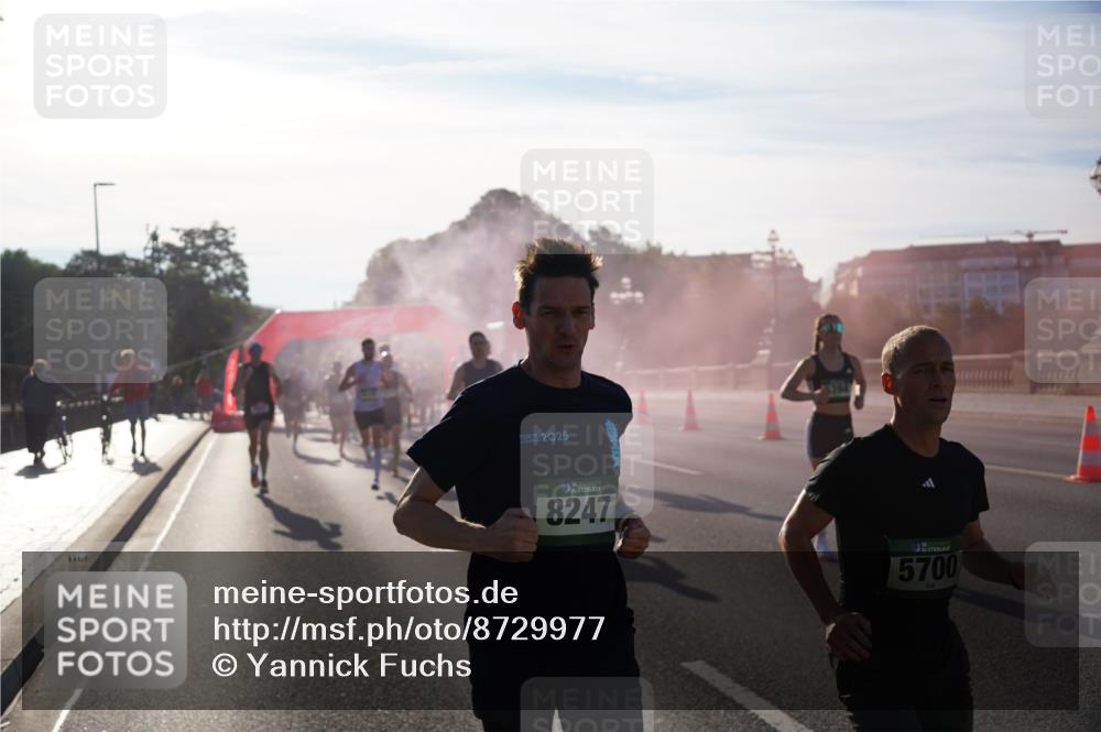 07.09.2025 - BARMER Alsterlauf Yannick Fuchs http://msf.ph/oto/8729977 07.09.2025 08:57:24 Laufen 2025, 8247, 5700 meine-sportfotos.de