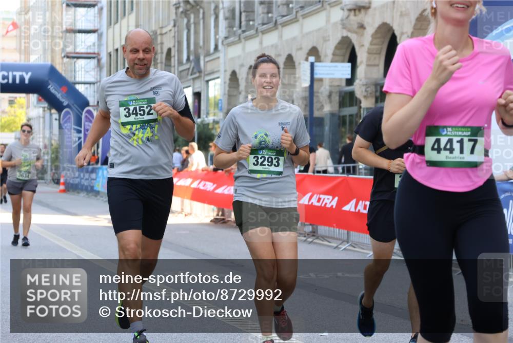 07.09.2025 - BARMER Alsterlauf Strokosch-Dieckow http://msf.ph/oto/8729992 07.09.2025 10:26:18 Ziel 4008, 4320, 5065, 5347, 5417, 5439, 6004, 8300 meine-sportfotos.de