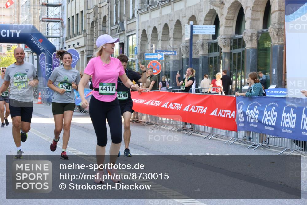07.09.2025 - BARMER Alsterlauf Strokosch-Dieckow http://msf.ph/oto/8730015 07.09.2025 10:26:15 Ziel 4008, 4320, 4945, 5065, 5347, 5417, 5439, 6004 meine-sportfotos.de