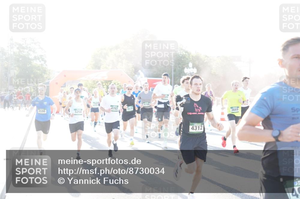 07.09.2025 - BARMER Alsterlauf Yannick Fuchs http://msf.ph/oto/8730034 07.09.2025 08:57:35 Laufen 3598, 5258, 500, 5964, 4798, 4782, 4639, 4312, 3669, 149 meine-sportfotos.de