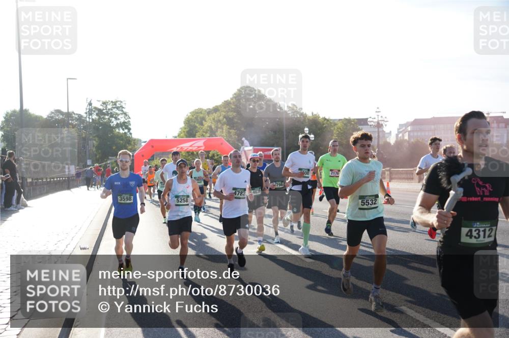 07.09.2025 - BARMER Alsterlauf Yannick Fuchs http://msf.ph/oto/8730036 07.09.2025 08:57:36 Laufen 4444, 3598, 4782, 4639, 5258, 798, 2176, 5532, 4312 meine-sportfotos.de