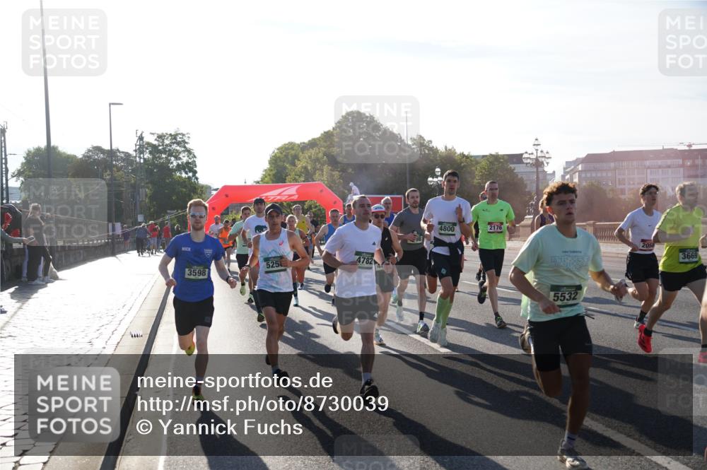 07.09.2025 - BARMER Alsterlauf Yannick Fuchs http://msf.ph/oto/8730039 07.09.2025 08:57:36 Laufen 525, 4782, 3598, 4800, 2176, 5532, 205, 3669 meine-sportfotos.de