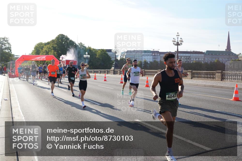 07.09.2025 - BARMER Alsterlauf Yannick Fuchs http://msf.ph/oto/8730103 07.09.2025 08:57:45 Laufen 444, 2404, 240, 3852, 4042 meine-sportfotos.de