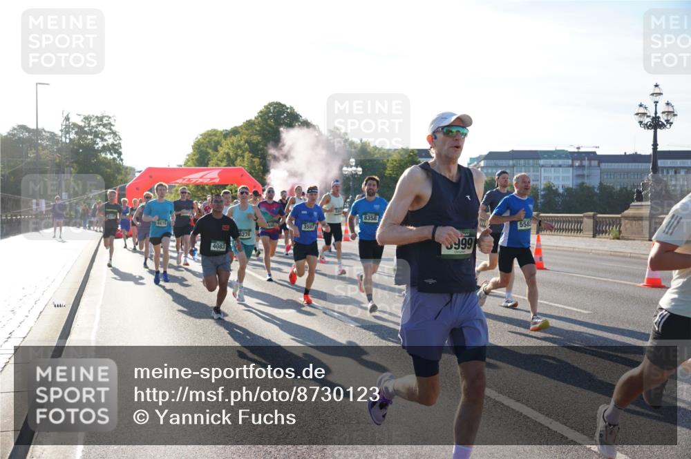 07.09.2025 - BARMER Alsterlauf Yannick Fuchs http://msf.ph/oto/8730123 07.09.2025 08:57:49 Laufen 44414, 4676, 4083, 3270, 3597, 8358, 999, 5583 meine-sportfotos.de