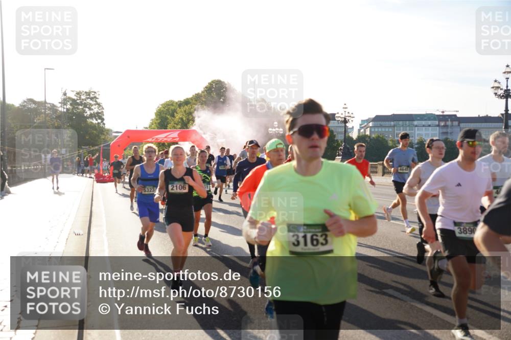 07.09.2025 - BARMER Alsterlauf Yannick Fuchs http://msf.ph/oto/8730156 07.09.2025 08:57:54 Laufen 5323, 2106, 3163, 4645, 3890 meine-sportfotos.de