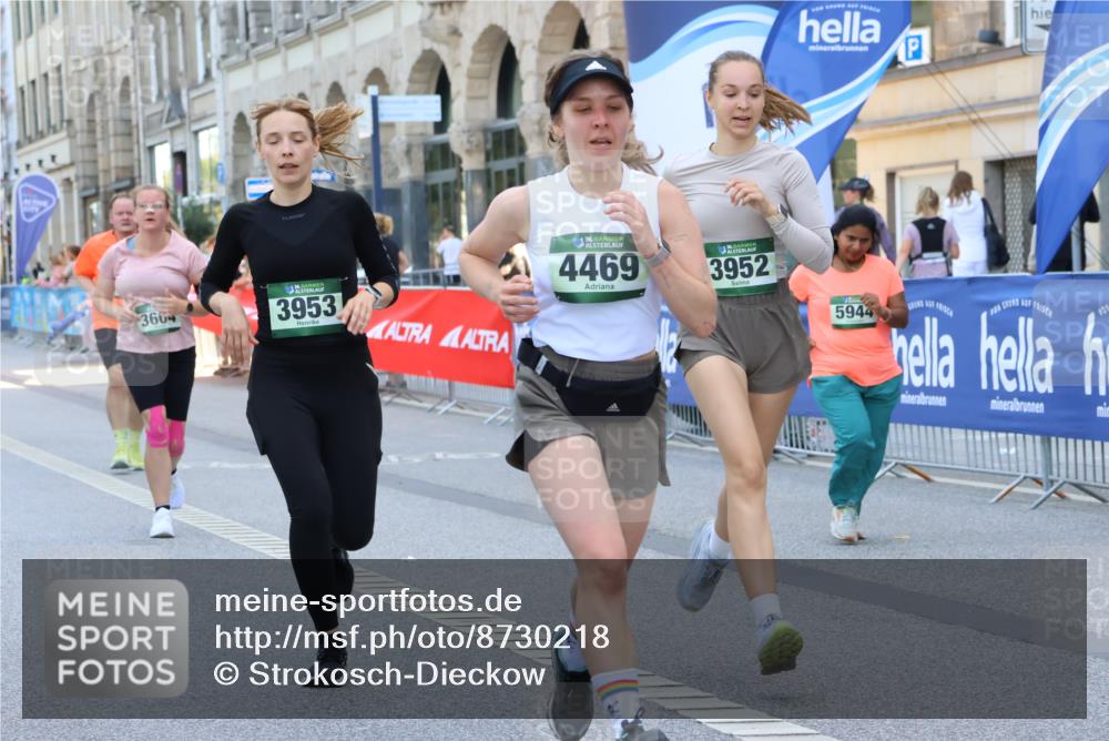 07.09.2025 - BARMER Alsterlauf Strokosch-Dieckow http://msf.ph/oto/8730218 07.09.2025 10:25:53 Ziel 3293, 3295, 3452, 3634, 4576, 4579, 4811, 4816, 8003 meine-sportfotos.de