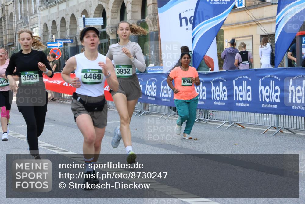 07.09.2025 - BARMER Alsterlauf Strokosch-Dieckow http://msf.ph/oto/8730247 07.09.2025 10:25:52 Ziel 3293, 3295, 3452, 3634, 4576, 4579, 4811, 4816 meine-sportfotos.de